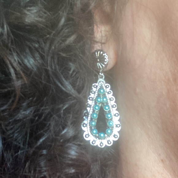 Boho Vintage Style Waterdrop Dangle
Pierced Earrings Silver and Blue New - Picture 8 of 11